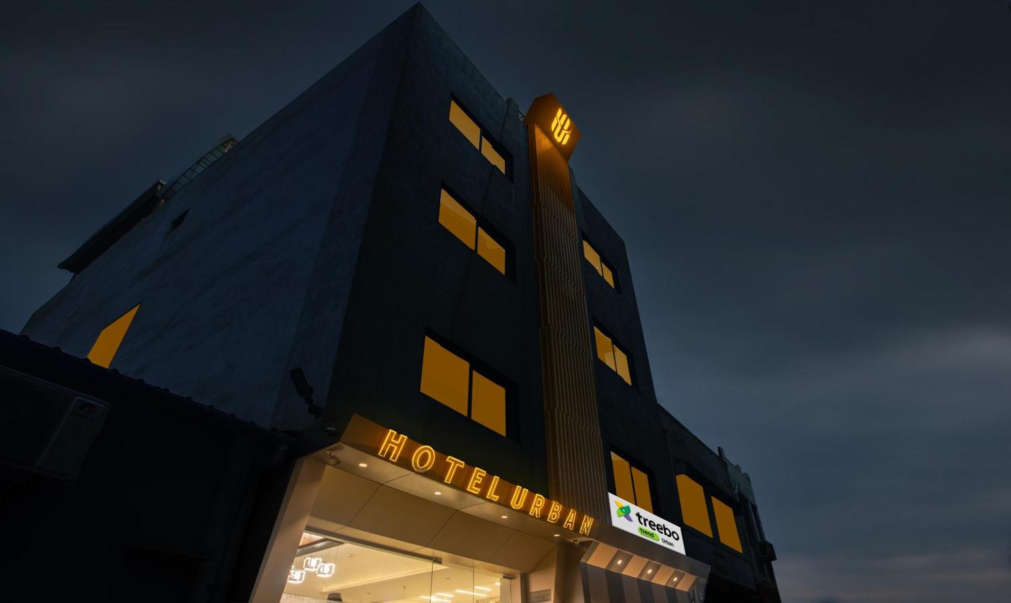 Treebo Urban, 1 Km From Railway Station Hotel Surat Exterior photo